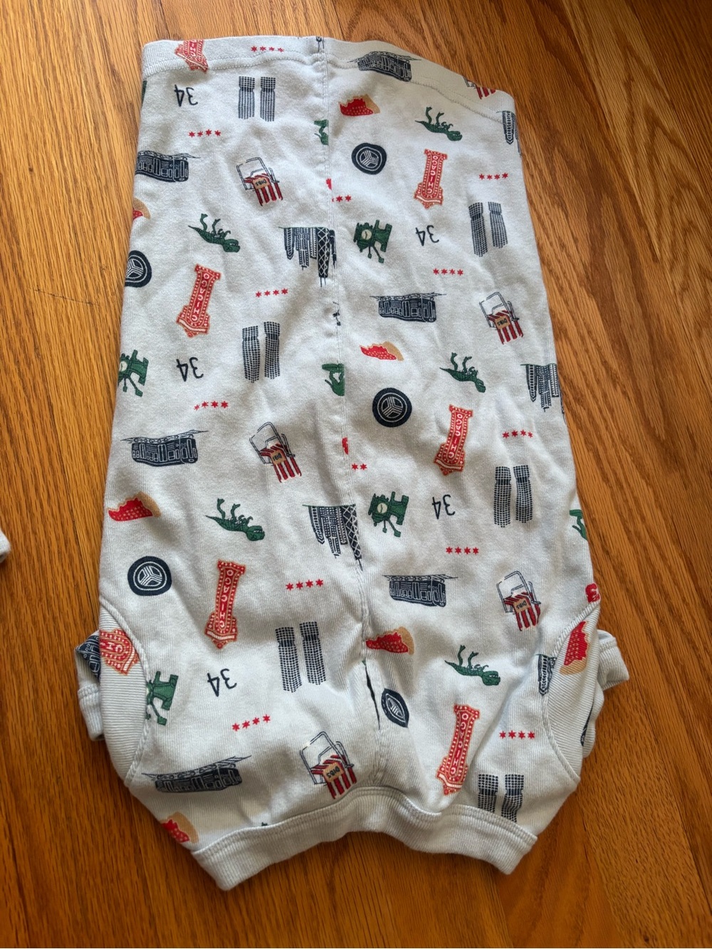 Tori Grace Outfitters Chicago Pet Pajama, size L